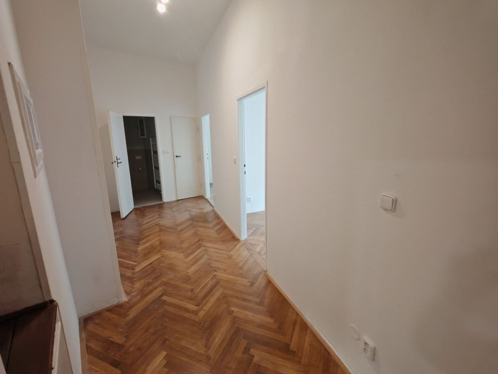 1 bedroom with open-plan kitchen flat to rent, 50 m², U Elektrárny, Prague, Prague 1 bedroom with open-plan kitchen flat to rent, 50 m², U Elektrárny, Prague, Prague
