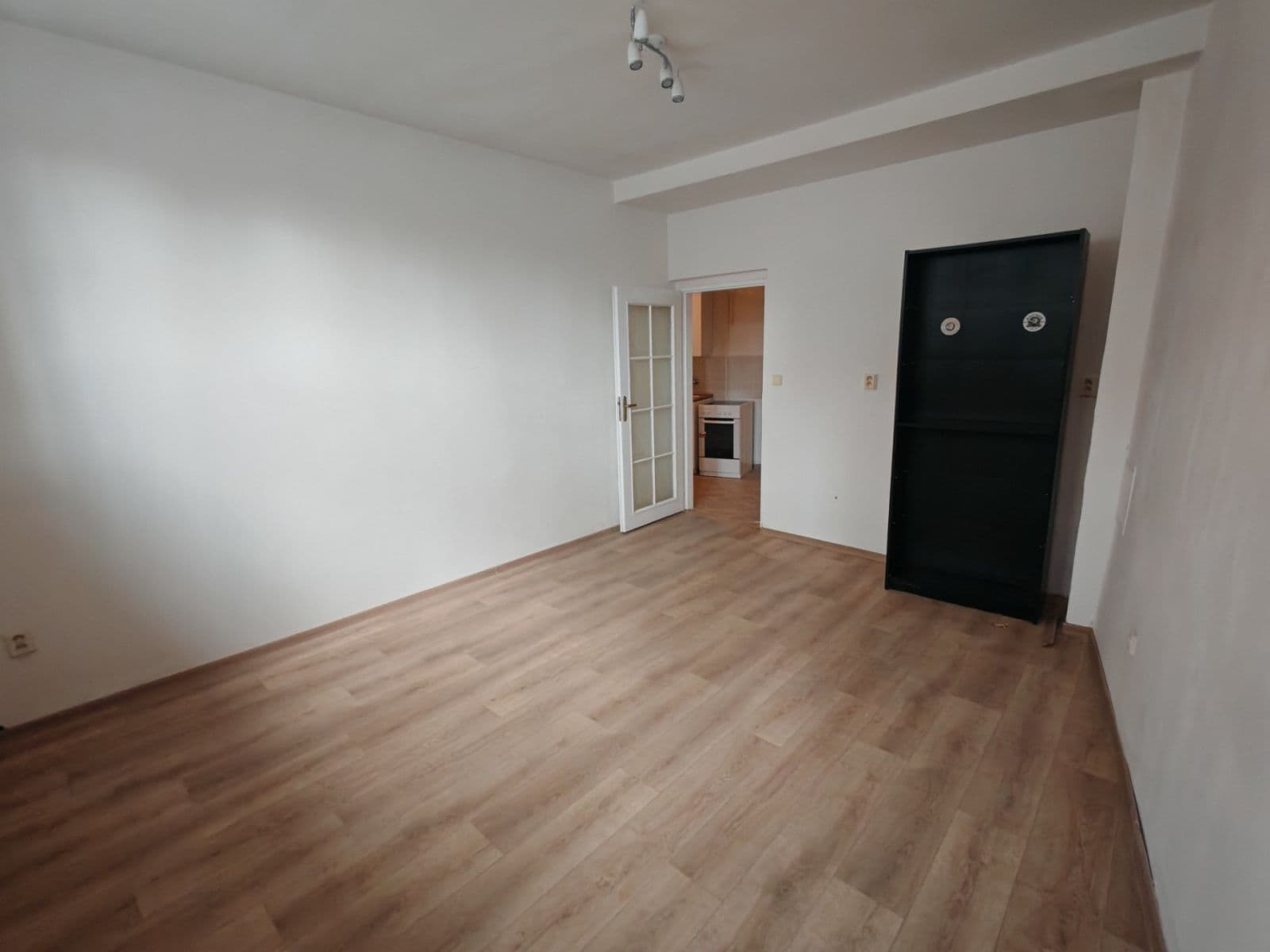 1 bedroom with open-plan kitchen flat to rent, 50 m², U Elektrárny, Prague, Prague 1 bedroom with open-plan kitchen flat to rent, 50 m², U Elektrárny, Prague, Prague