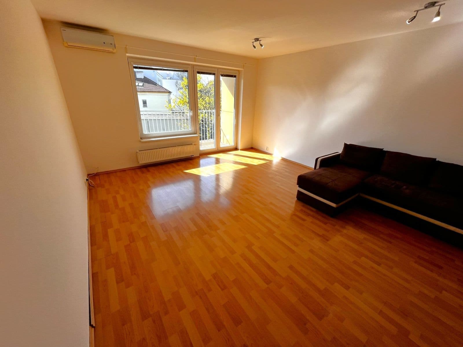 Studio flat to rent, 39 m², Kosmova, Brno, Jihomoravský Region Studio flat to rent, 39 m², Kosmova, Brno, Jihomoravský Region