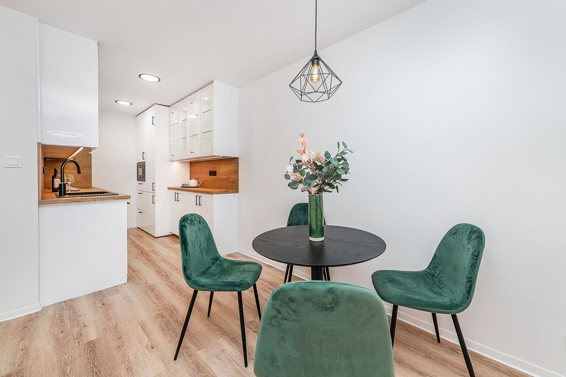 2 bedroom with open-plan kitchen flat for sale, 78 m², V Zahrádkách, Prague, Prague 2 bedroom with open-plan kitchen flat for sale, 78 m², V Zahrádkách, Prague, Prague