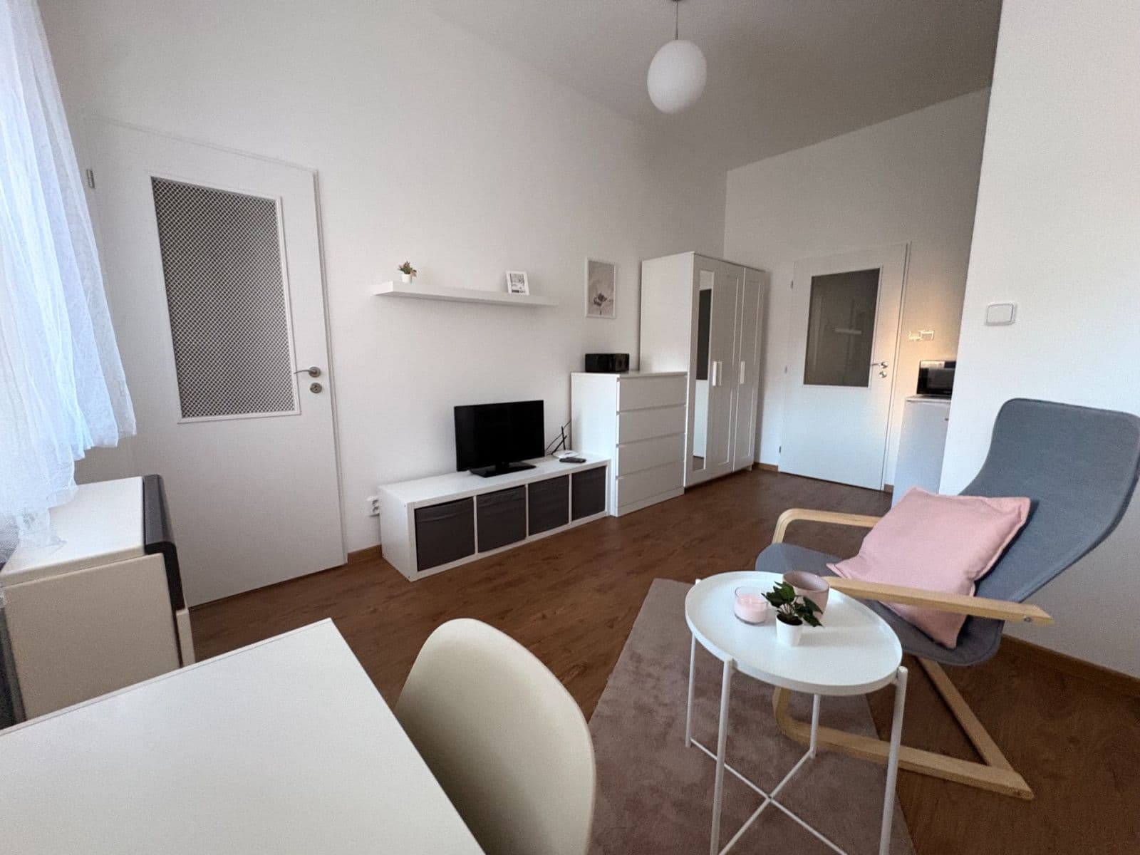 Studio flat to rent, 30 m², Kloboučnická, Prague, Prague Studio flat to rent, 30 m², Kloboučnická, Prague, Prague