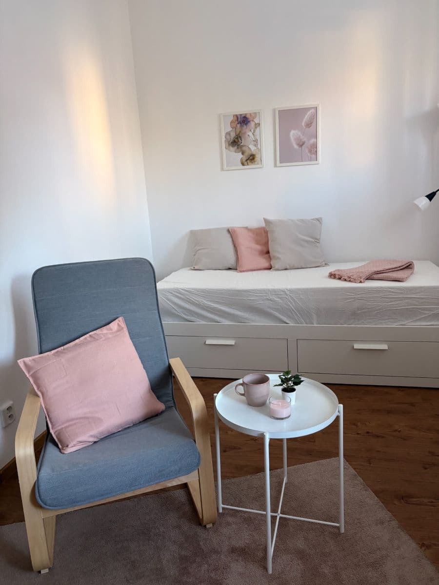Studio flat to rent, 30 m², Kloboučnická, Prague, Prague Studio flat to rent, 30 m², Kloboučnická, Prague, Prague