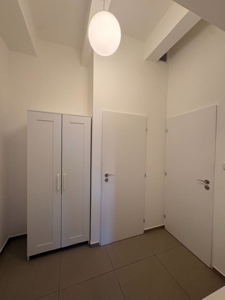 Studio flat to rent, 30 m², Kloboučnická, Prague, Prague Studio flat to rent, 30 m², Kloboučnická, Prague, Prague