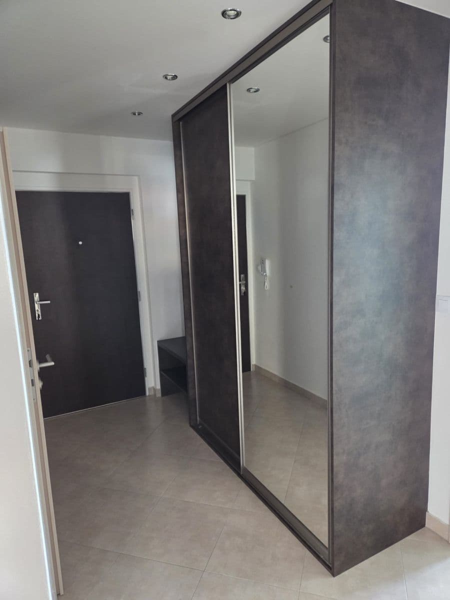 1 bedroom with open-plan kitchen flat to rent, 64 m², Modenská, Prague, Prague 1 bedroom with open-plan kitchen flat to rent, 64 m², Modenská, Prague, Prague