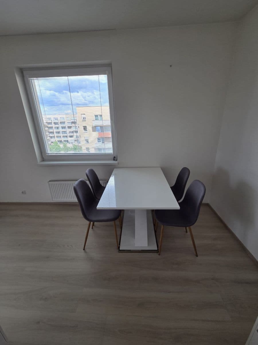 1 bedroom with open-plan kitchen flat to rent, 64 m², Modenská, Prague, Prague 1 bedroom with open-plan kitchen flat to rent, 64 m², Modenská, Prague, Prague