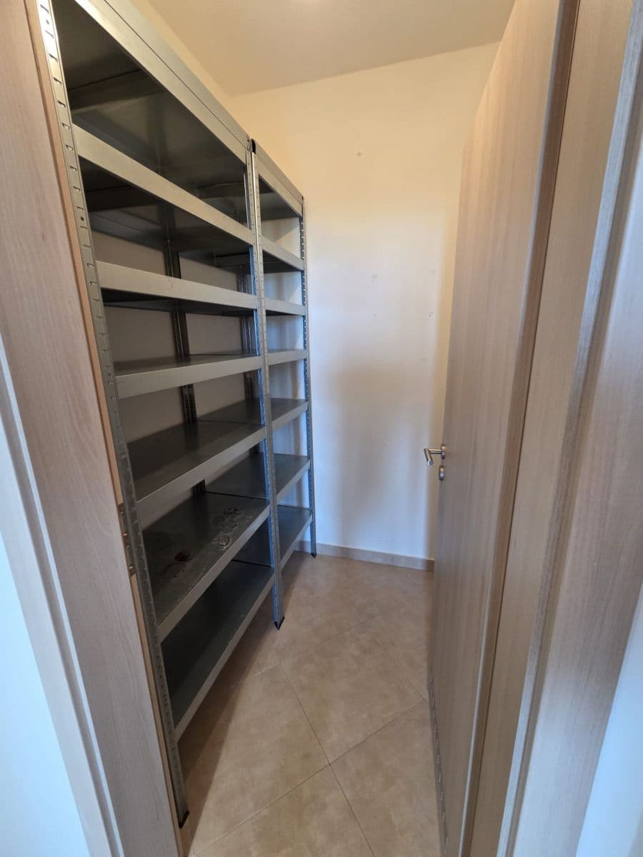 1 bedroom with open-plan kitchen flat to rent, 64 m², Modenská, Prague, Prague 1 bedroom with open-plan kitchen flat to rent, 64 m², Modenská, Prague, Prague