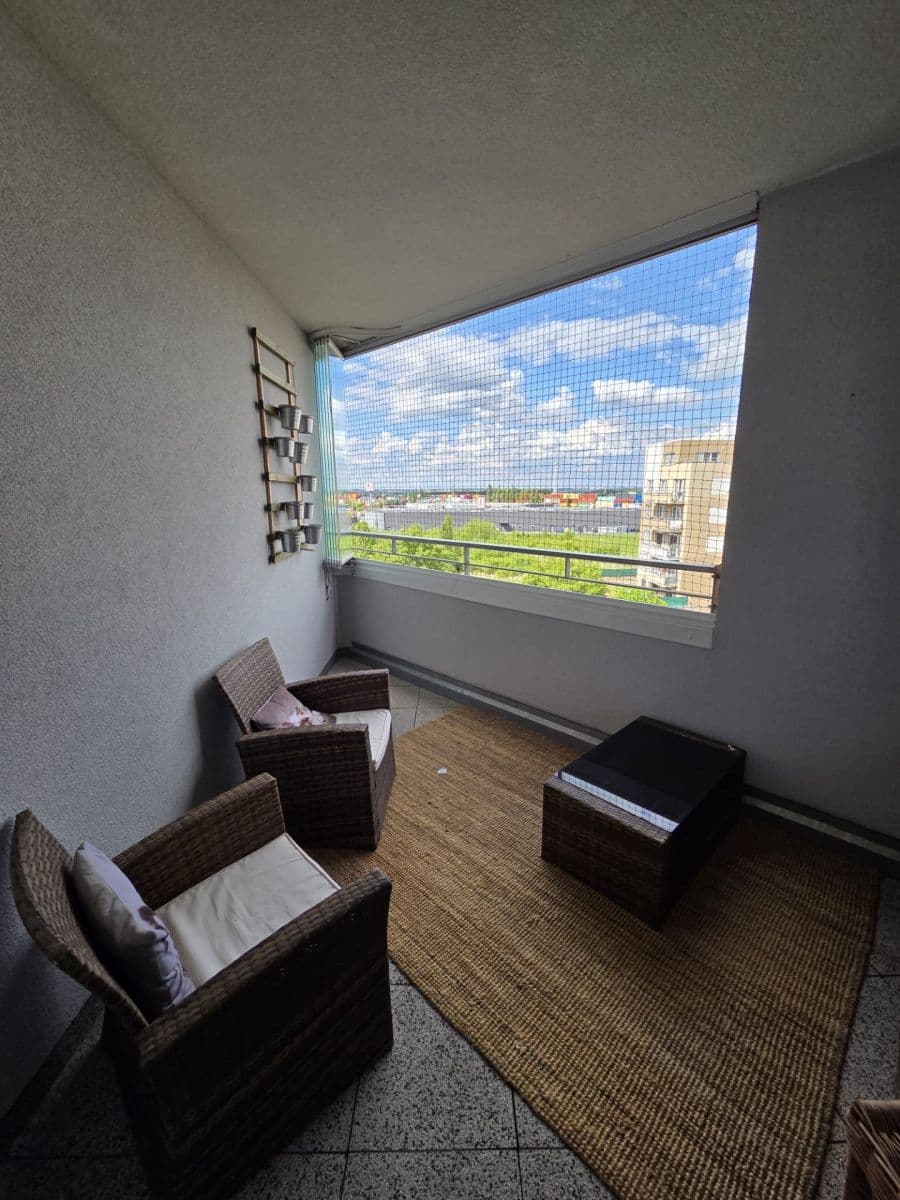 1 bedroom with open-plan kitchen flat to rent, 64 m², Modenská, Prague, Prague 1 bedroom with open-plan kitchen flat to rent, 64 m², Modenská, Prague, Prague