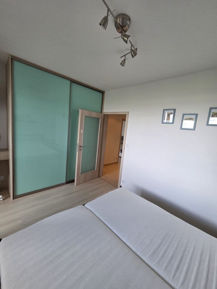 1 bedroom with open-plan kitchen flat to rent, 64 m², Modenská, Prague, Prague 1 bedroom with open-plan kitchen flat to rent, 64 m², Modenská, Prague, Prague