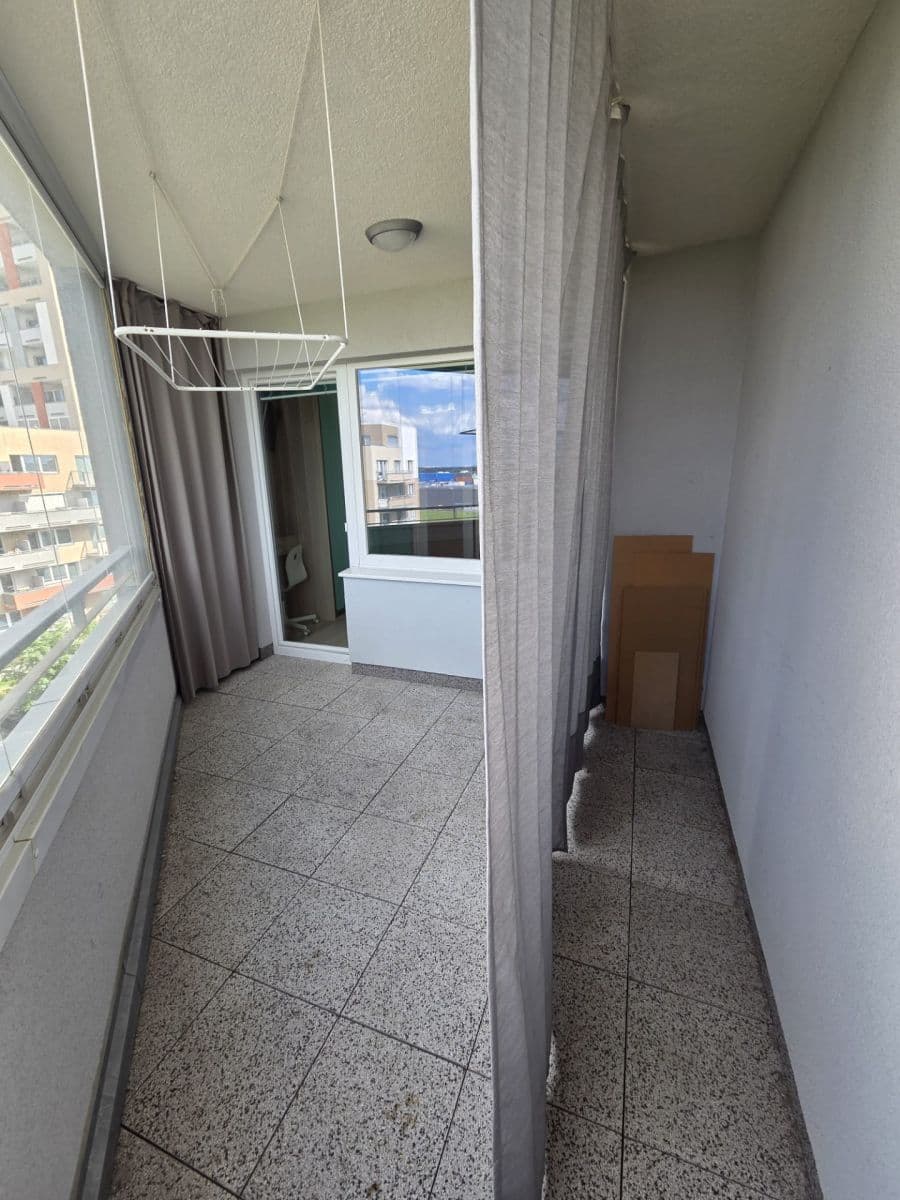 1 bedroom with open-plan kitchen flat to rent, 64 m², Modenská, Prague, Prague 1 bedroom with open-plan kitchen flat to rent, 64 m², Modenská, Prague, Prague