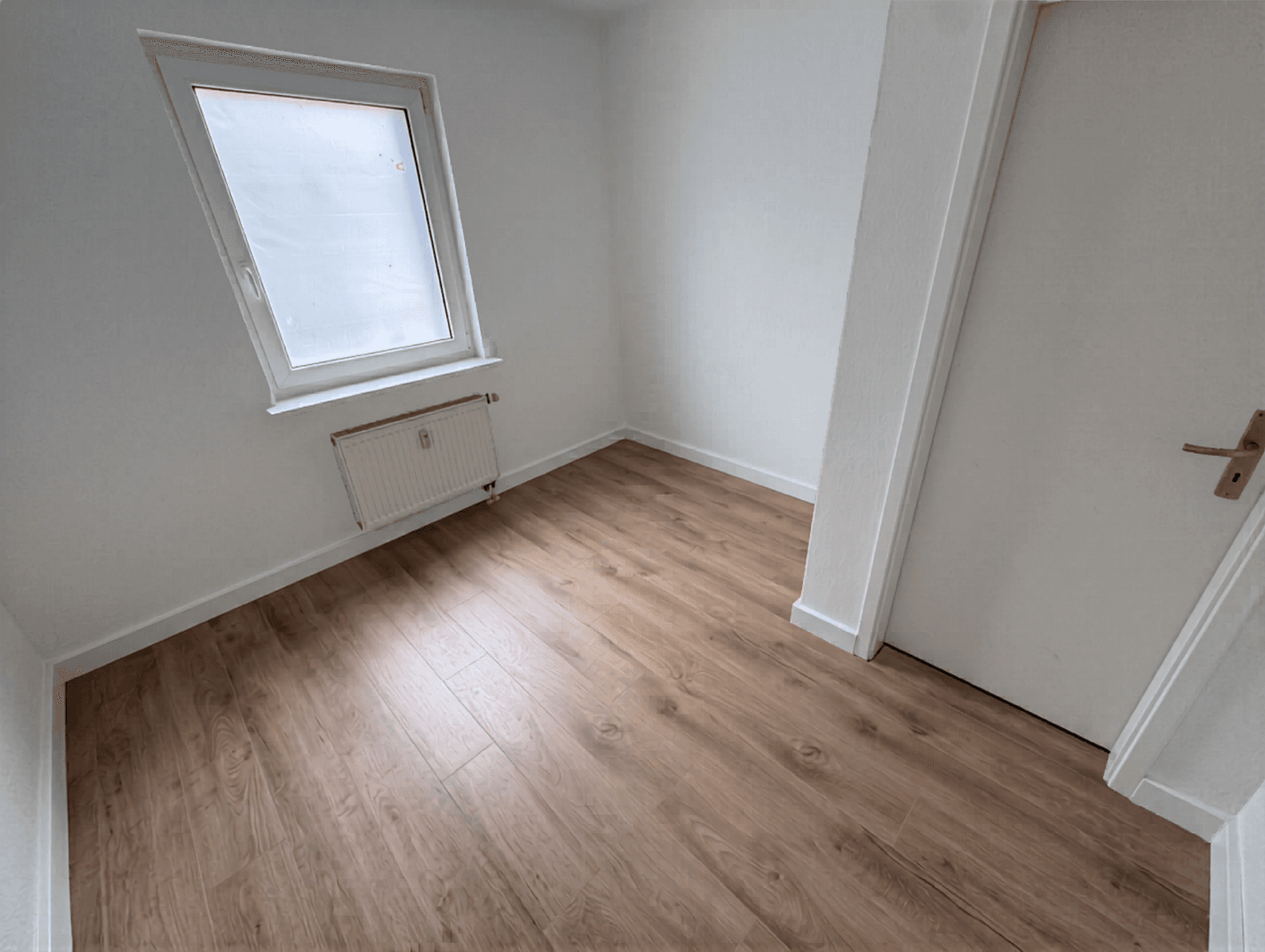 3 bedroom with open-plan kitchen flat to rent, 78 m², Neukieritzsch, Saxony 3 bedroom with open-plan kitchen flat to rent, 78 m², Neukieritzsch, Saxony