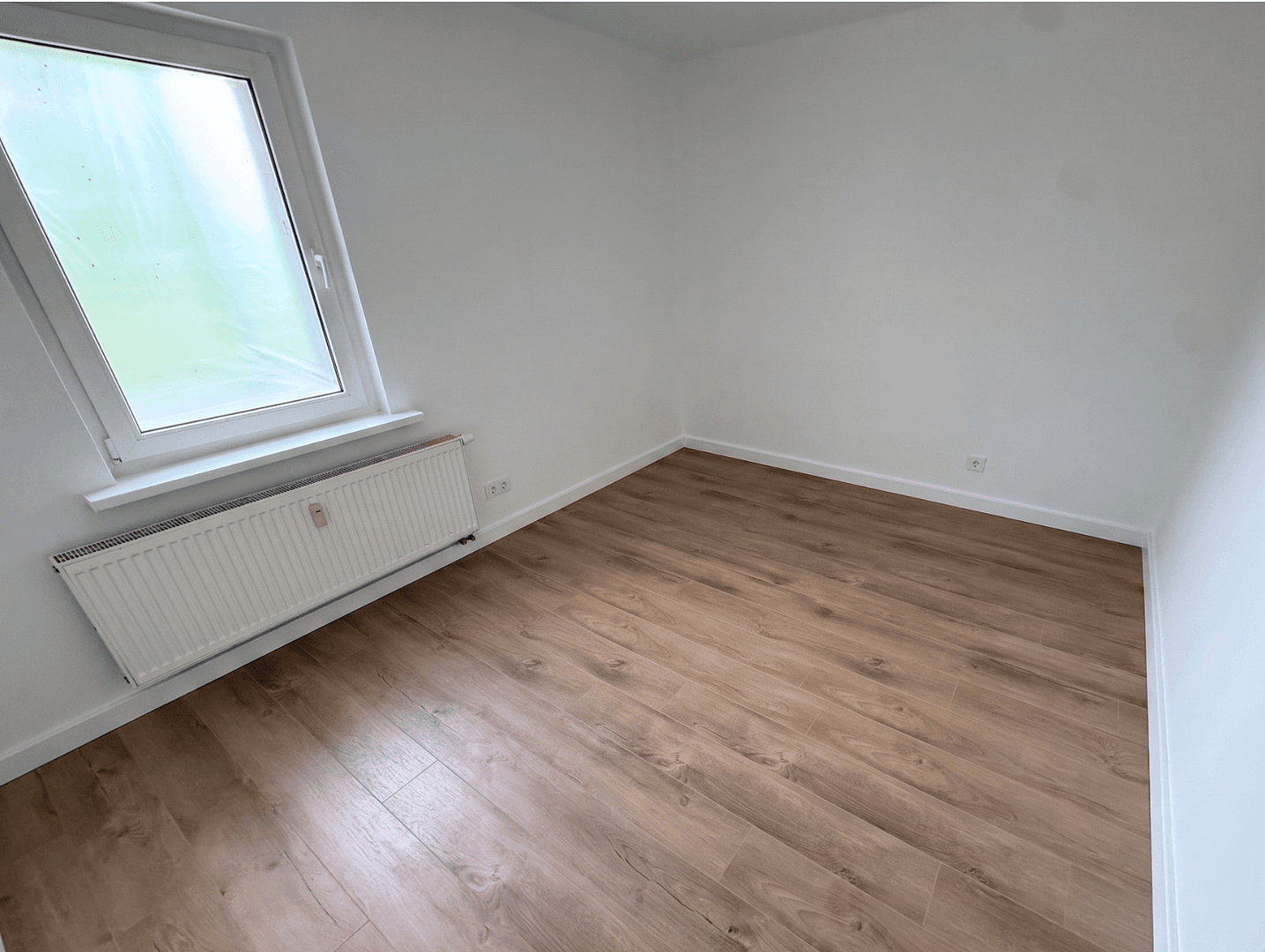 3 bedroom with open-plan kitchen flat to rent, 78 m², Neukieritzsch, Saxony 3 bedroom with open-plan kitchen flat to rent, 78 m², Neukieritzsch, Saxony