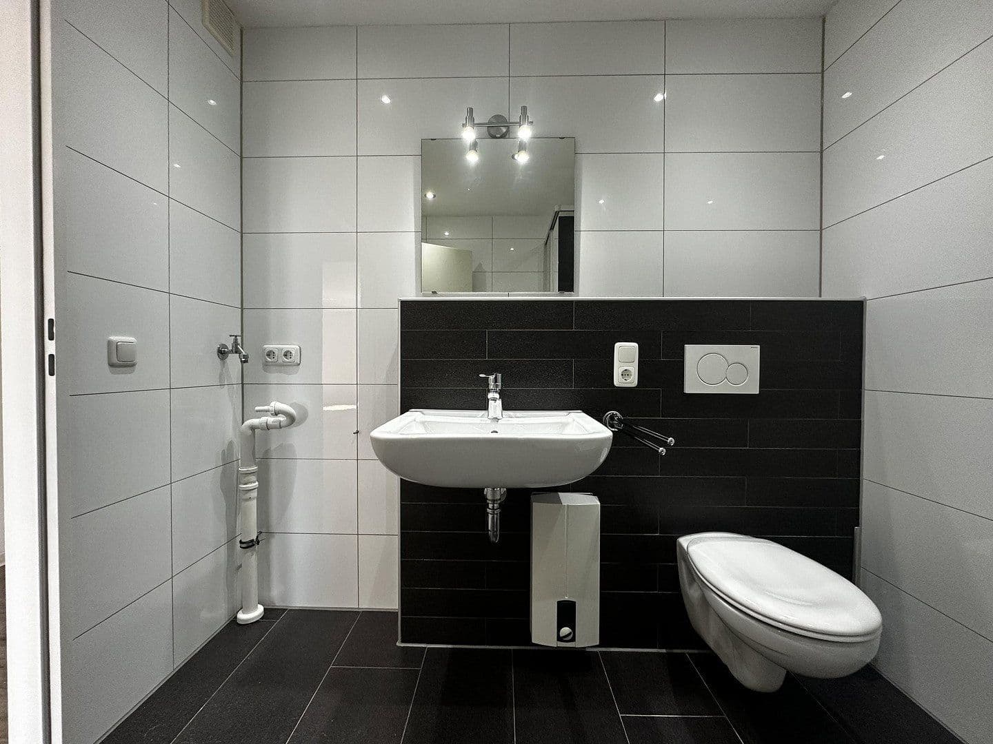 2 bedroom flat to rent, 64 m², Übacher Weg 121 + 123, Alsdorf, North Rhine-Westphalia 2 bedroom flat to rent, 64 m², Übacher Weg 121 + 123, Alsdorf, North Rhine-Westphalia