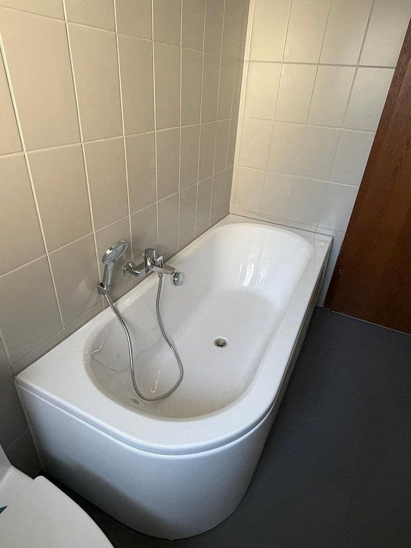 2 bedroom flat to rent, 98 m², Eilendorfer Straße 102, Aachen, North Rhine-Westphalia 2 bedroom flat to rent, 98 m², Eilendorfer Straße 102, Aachen, North Rhine-Westphalia