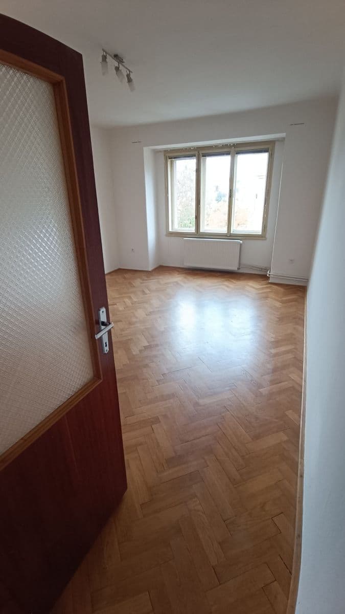 3 bedroom flat to rent, 89 m², Kapitána Jaroše, Plzeň, Plzeňský Region 3 bedroom flat to rent, 89 m², Kapitána Jaroše, Plzeň, Plzeňský Region