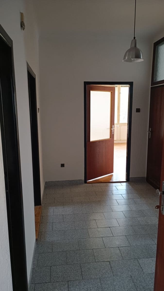3 bedroom flat to rent, 89 m², Kapitána Jaroše, Plzeň, Plzeňský Region 3 bedroom flat to rent, 89 m², Kapitána Jaroše, Plzeň, Plzeňský Region