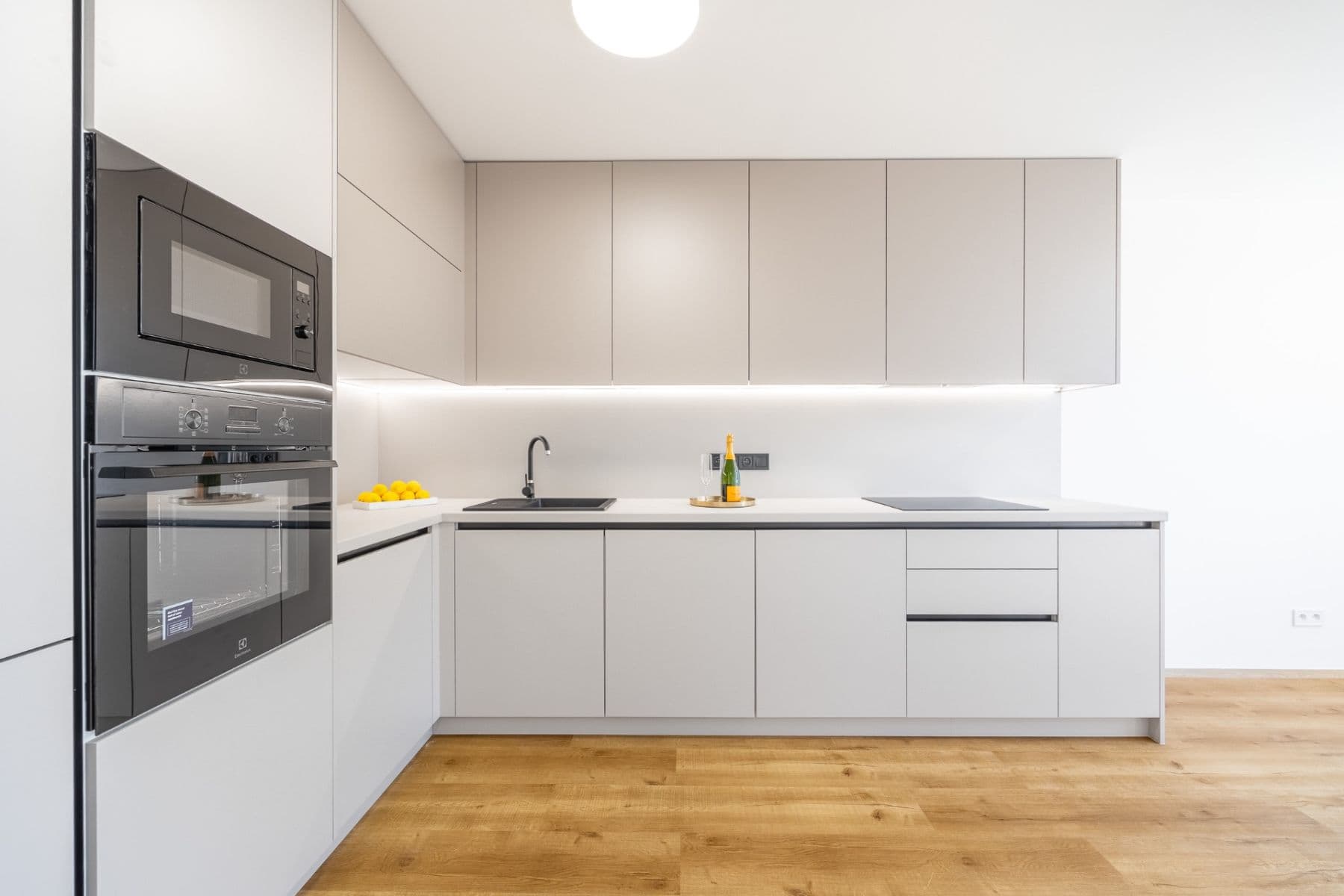 2 bedroom with open-plan kitchen flat for sale, 77 m², Emilie Hyblerové, Prague, Prague 2 bedroom with open-plan kitchen flat for sale, 77 m², Emilie Hyblerové, Prague, Prague