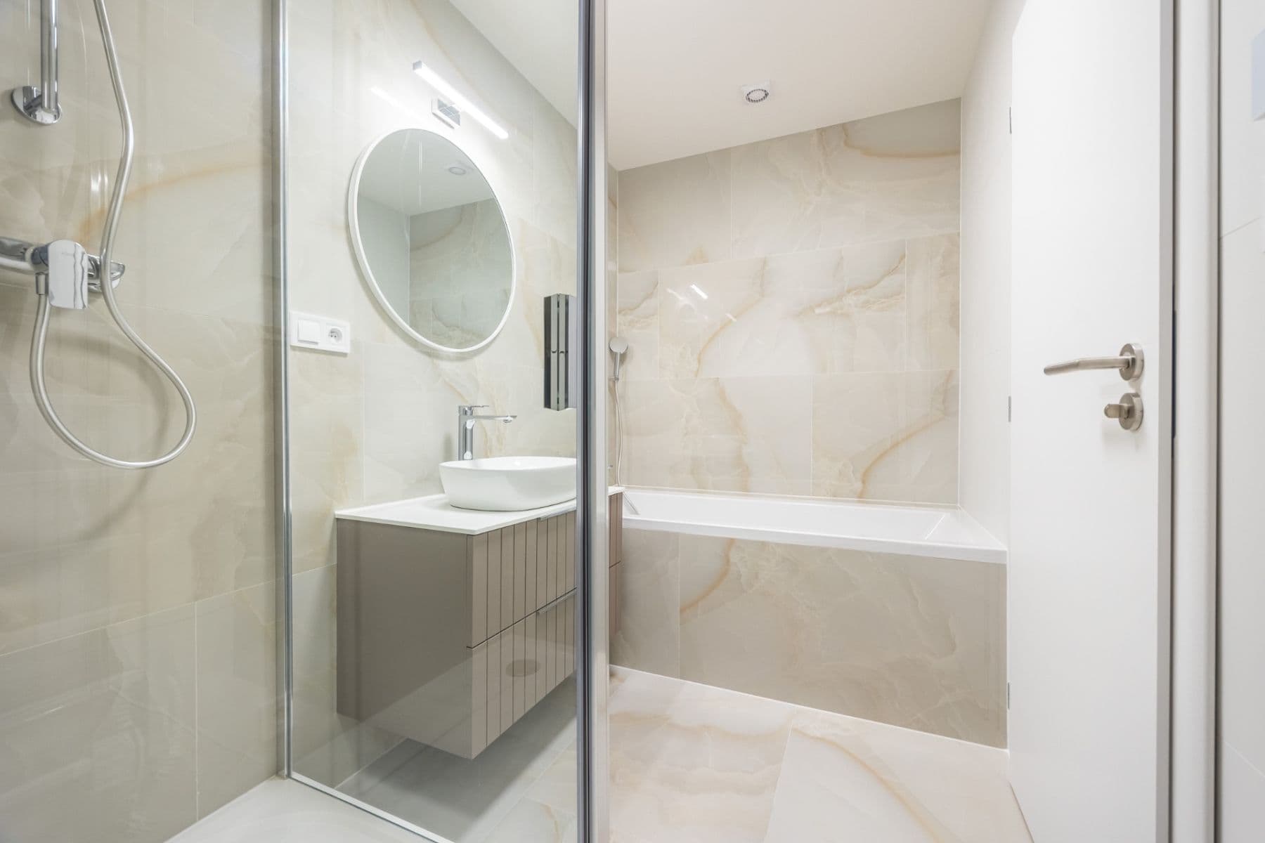 2 bedroom with open-plan kitchen flat for sale, 77 m², Emilie Hyblerové, Prague, Prague 2 bedroom with open-plan kitchen flat for sale, 77 m², Emilie Hyblerové, Prague, Prague