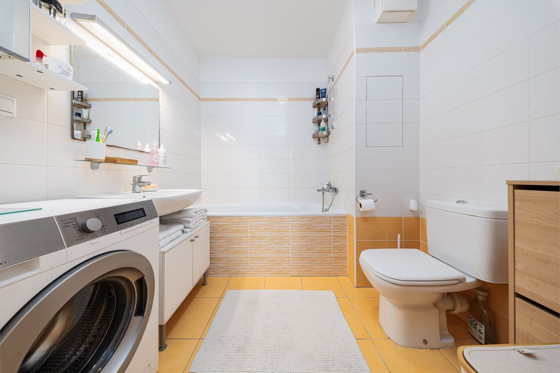 1 bedroom with open-plan kitchen flat to rent, 50 m², U Hostavického potoka, Prague, Prague 1 bedroom with open-plan kitchen flat to rent, 50 m², U Hostavického potoka, Prague, Prague