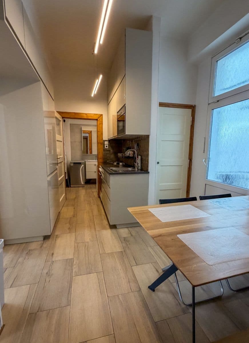 1 bedroom with open-plan kitchen flat to rent, 58 m², Stupkova, Prague, Prague 1 bedroom with open-plan kitchen flat to rent, 58 m², Stupkova, Prague, Prague