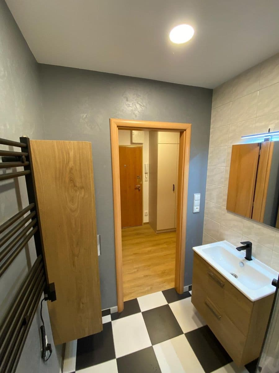 Studio flat to rent, 31 m², Hennerova, Prague, Prague Studio flat to rent, 31 m², Hennerova, Prague, Prague