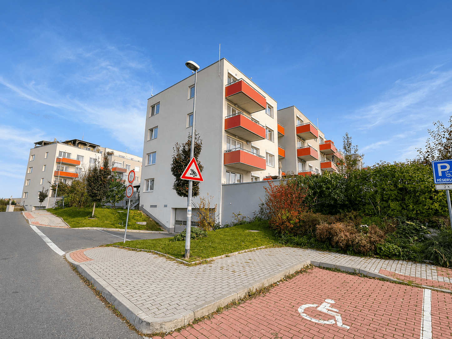2 bedroom with open-plan kitchen flat to rent, 77 m², Sicherova, Prague, Prague 2 bedroom with open-plan kitchen flat to rent, 77 m², Sicherova, Prague, Prague