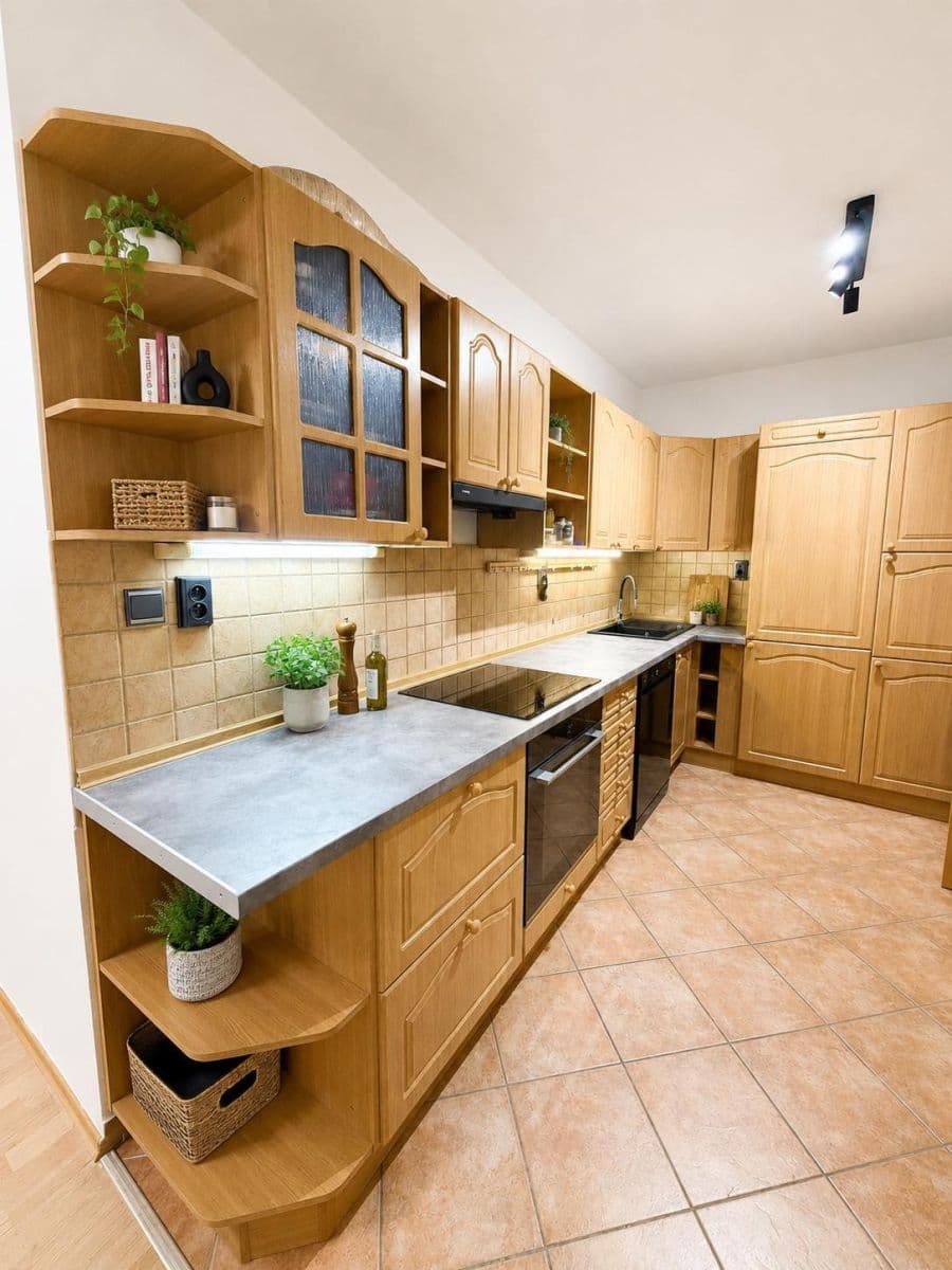 2 bedroom with open-plan kitchen flat to rent, 80 m², Na Jarově, Prague, Prague 2 bedroom with open-plan kitchen flat to rent, 80 m², Na Jarově, Prague, Prague