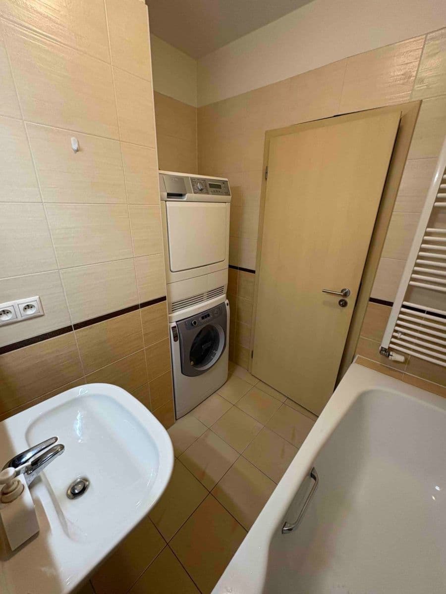 1 bedroom with open-plan kitchen flat to rent, 62 m², Athénská, Prague, Prague 1 bedroom with open-plan kitchen flat to rent, 62 m², Athénská, Prague, Prague