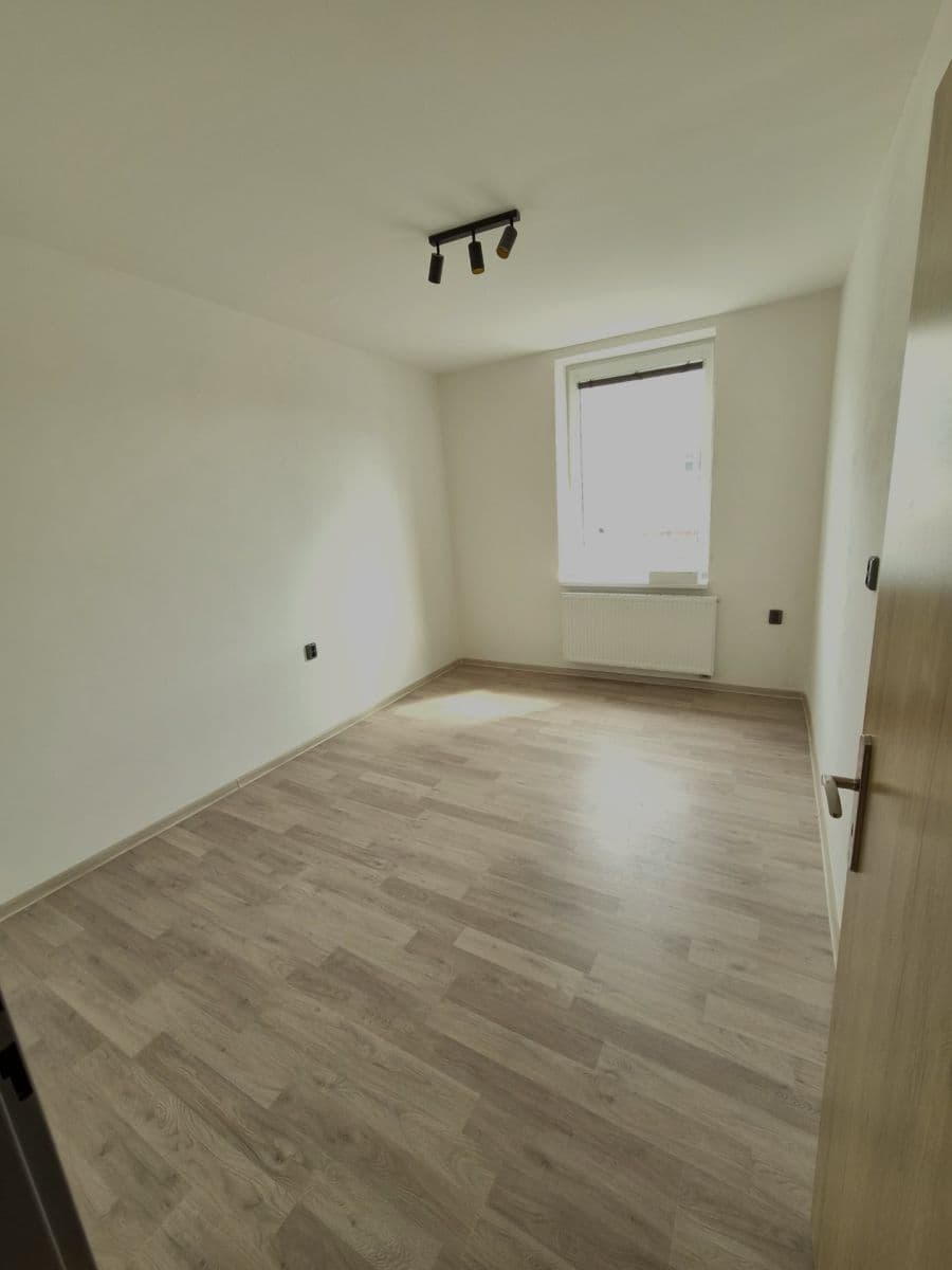 1 bedroom with open-plan kitchen flat to rent, 48 m², Sokolská, Chlumec nad Cidlinou, Královéhradecký Region 1 bedroom with open-plan kitchen flat to rent, 48 m², Sokolská, Chlumec nad Cidlinou, Královéhradecký Region