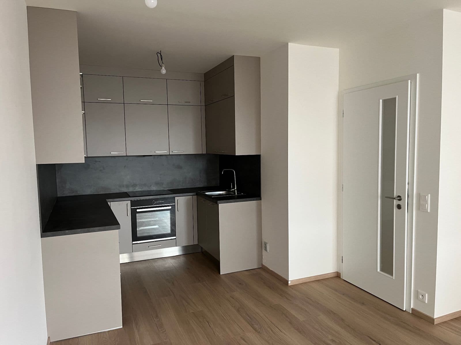 1 bedroom with open-plan kitchen flat to rent, 52 m², Waltariho, Prague, Prague 1 bedroom with open-plan kitchen flat to rent, 52 m², Waltariho, Prague, Prague
