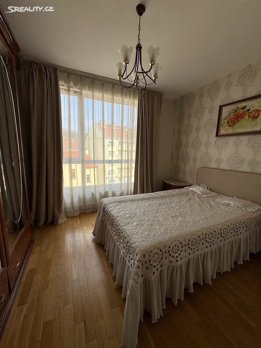 1 bedroom with open-plan kitchen flat to rent, 43 m², Vrchlického, Prague, Prague 1 bedroom with open-plan kitchen flat to rent, 43 m², Vrchlického, Prague, Prague