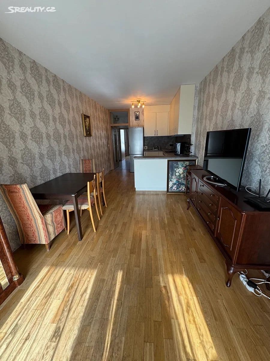 1 bedroom with open-plan kitchen flat to rent, 43 m², Vrchlického, Prague, Prague 1 bedroom with open-plan kitchen flat to rent, 43 m², Vrchlického, Prague, Prague
