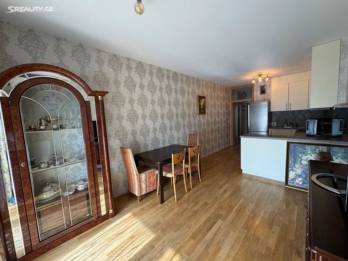 1 bedroom with open-plan kitchen flat to rent, 43 m², Vrchlického, Prague, Prague 1 bedroom with open-plan kitchen flat to rent, 43 m², Vrchlického, Prague, Prague