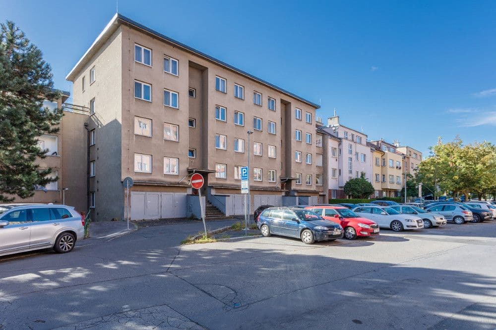 1 bedroom with open-plan kitchen flat to rent, 55 m², Africká, Prague, Prague 1 bedroom with open-plan kitchen flat to rent, 55 m², Africká, Prague, Prague