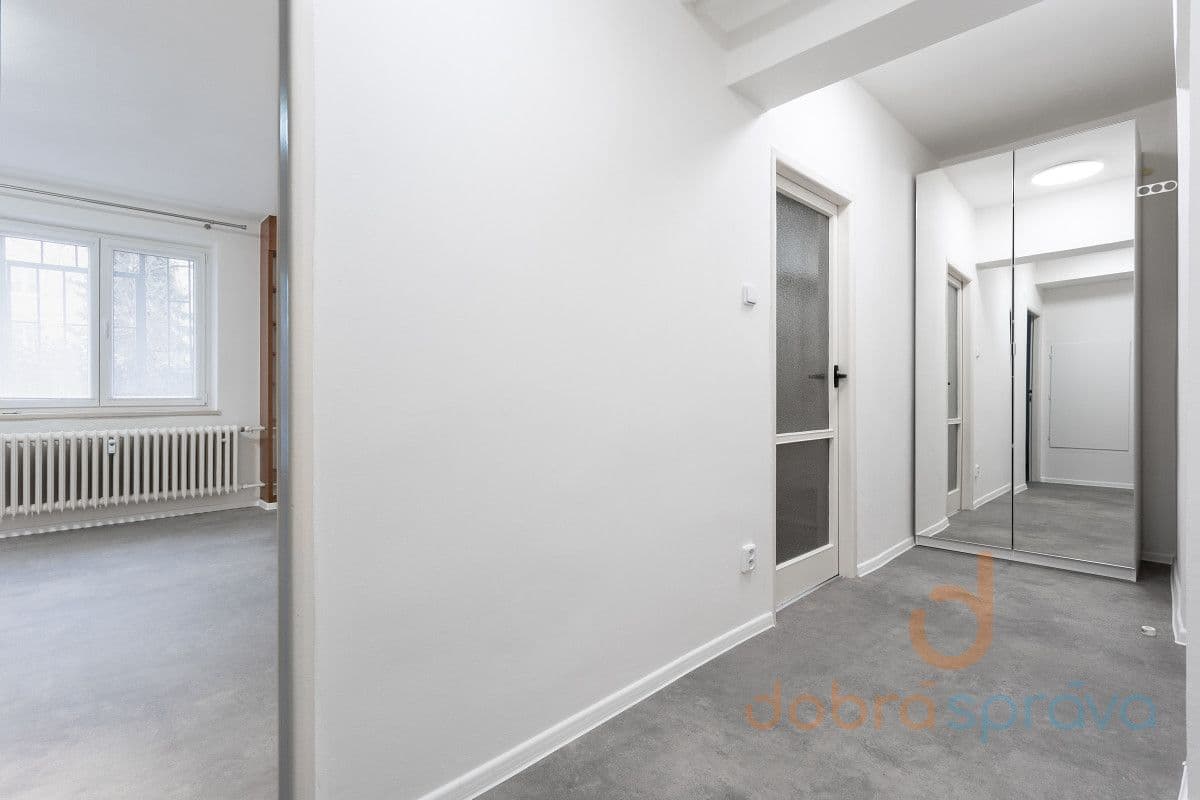 1 bedroom with open-plan kitchen flat to rent, 55 m², Africká, Prague, Prague 1 bedroom with open-plan kitchen flat to rent, 55 m², Africká, Prague, Prague