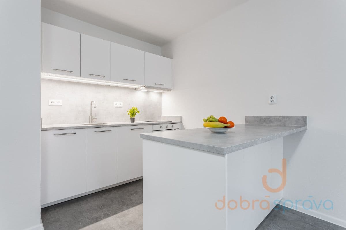 1 bedroom with open-plan kitchen flat to rent, 55 m², Africká, Prague, Prague 1 bedroom with open-plan kitchen flat to rent, 55 m², Africká, Prague, Prague