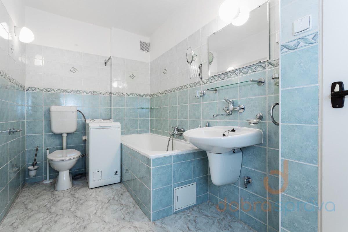 1 bedroom with open-plan kitchen flat to rent, 55 m², Africká, Prague, Prague 1 bedroom with open-plan kitchen flat to rent, 55 m², Africká, Prague, Prague