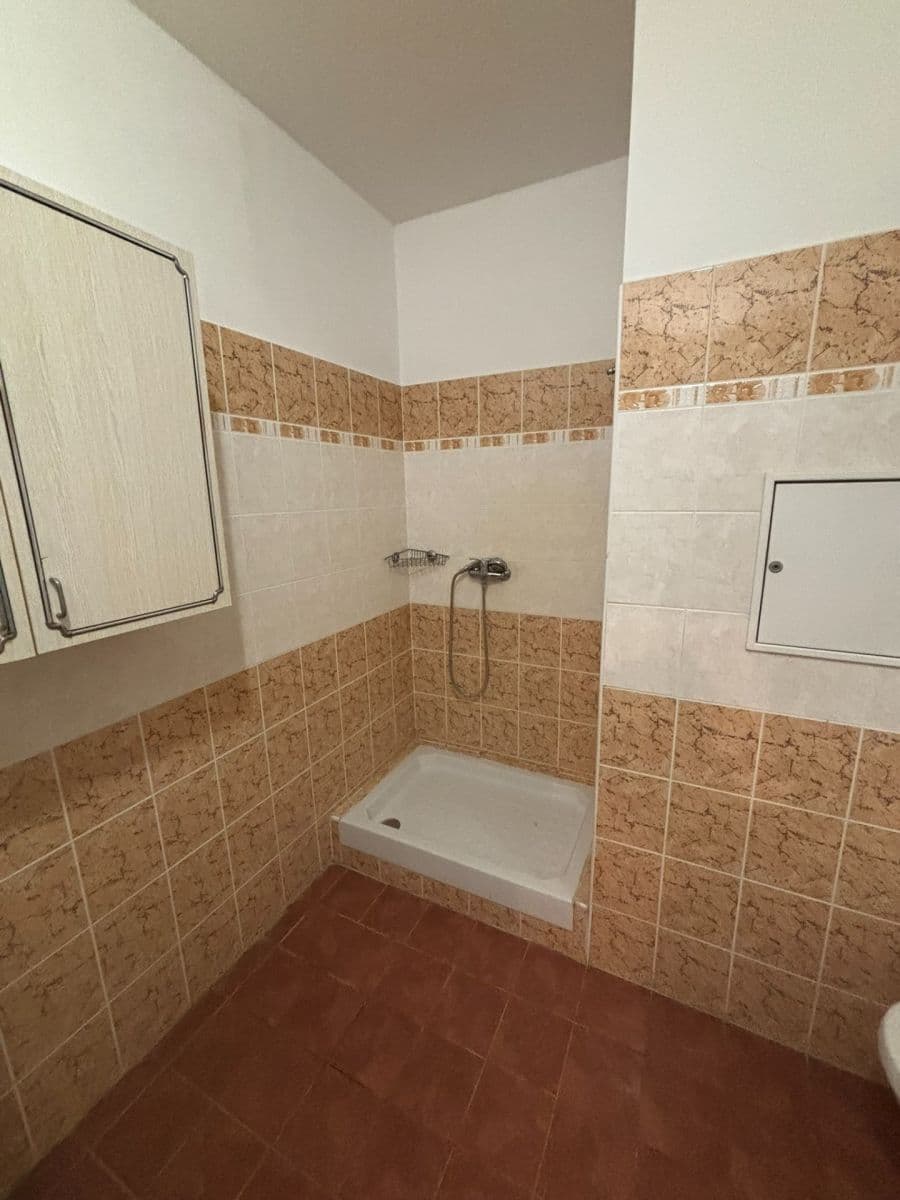2 bedroom with open-plan kitchen flat for sale, 101 m², Osvoboditelů, Lovosice, Ústecký Region 2 bedroom with open-plan kitchen flat for sale, 101 m², Osvoboditelů, Lovosice, Ústecký Region
