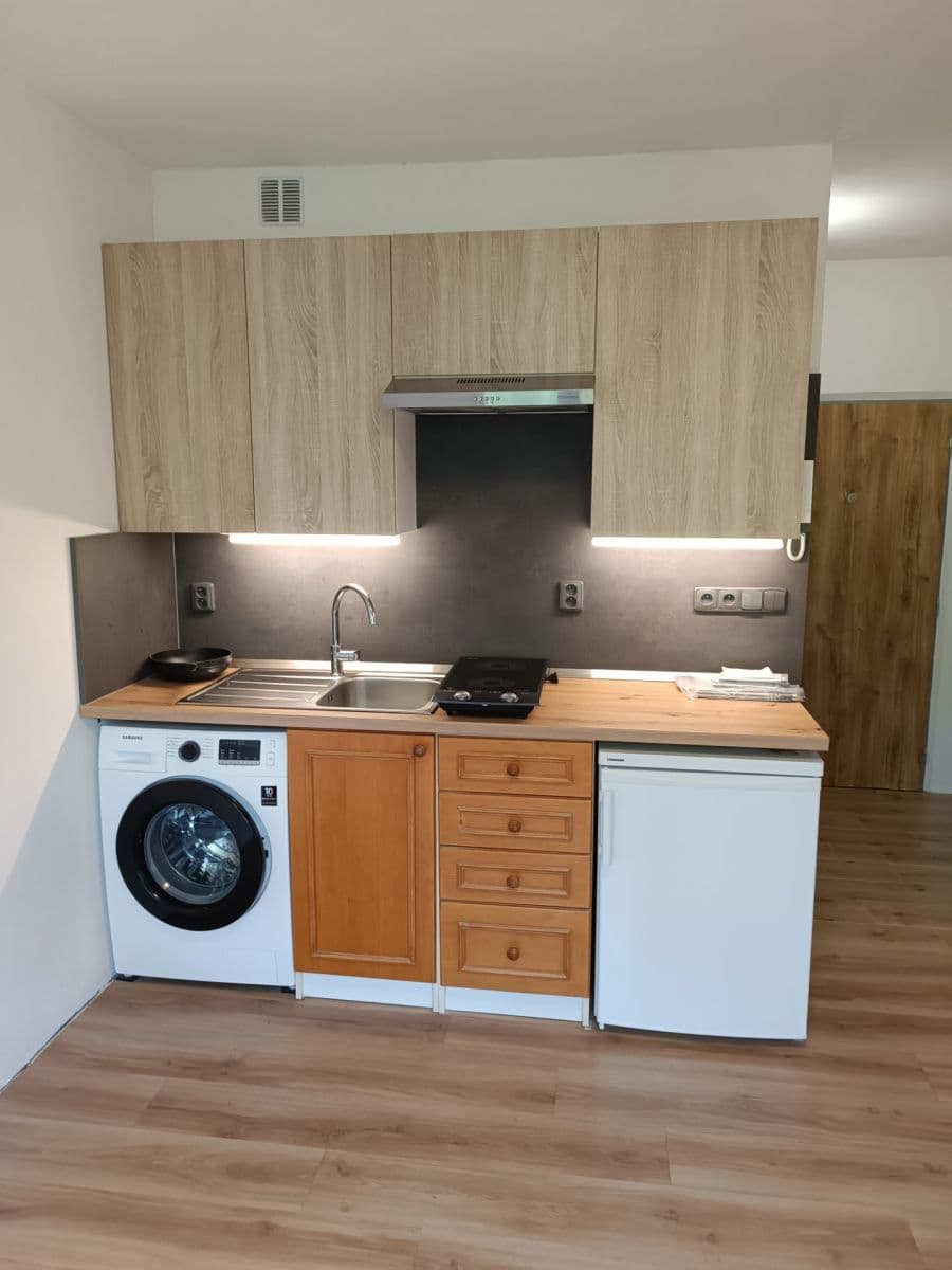 Studio flat to rent, 20 m², Polední, Plzeň, Plzeňský Region Studio flat to rent, 20 m², Polední, Plzeň, Plzeňský Region