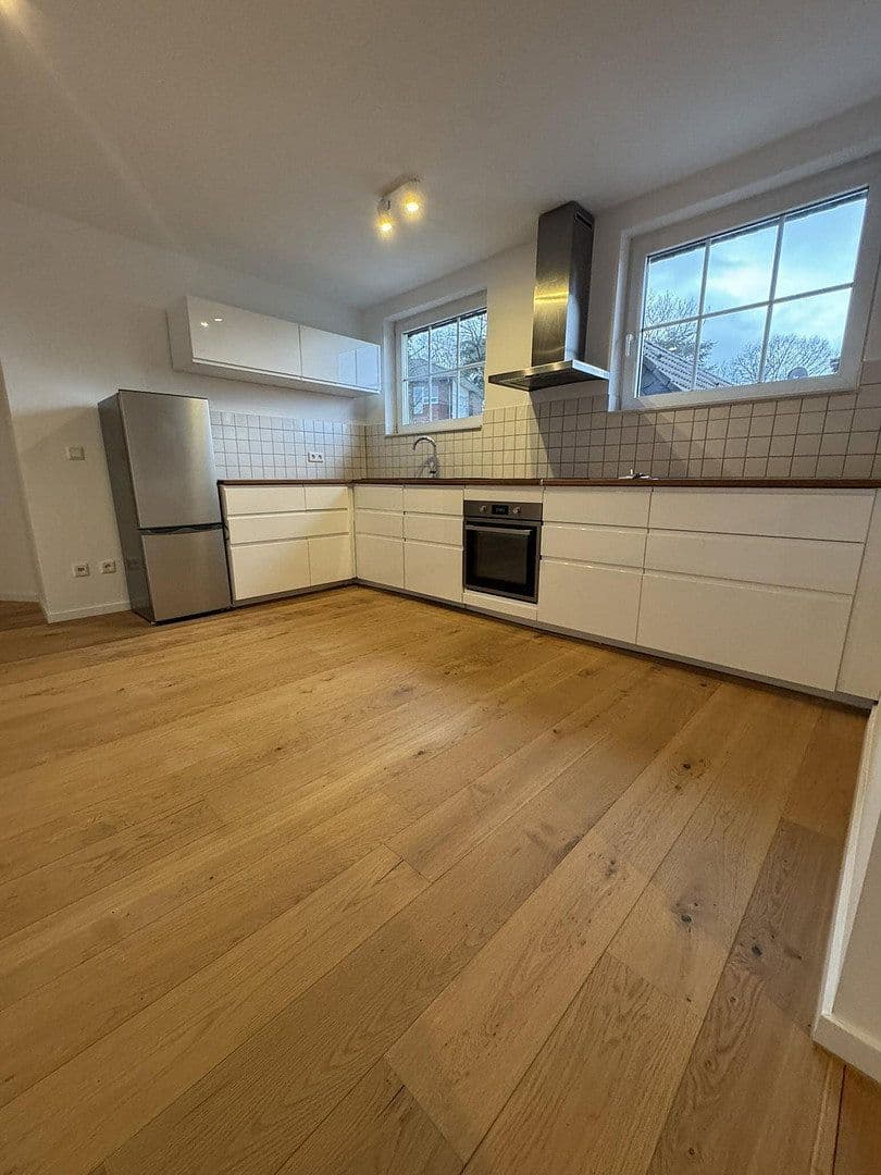 1 bedroom with open-plan kitchen flat to rent, 75 m², Weg nach den Hingbenden, Düsseldorf, North Rhine-Westphalia 1 bedroom with open-plan kitchen flat to rent, 75 m², Weg nach den Hingbenden, Düsseldorf, North Rhine-Westphalia