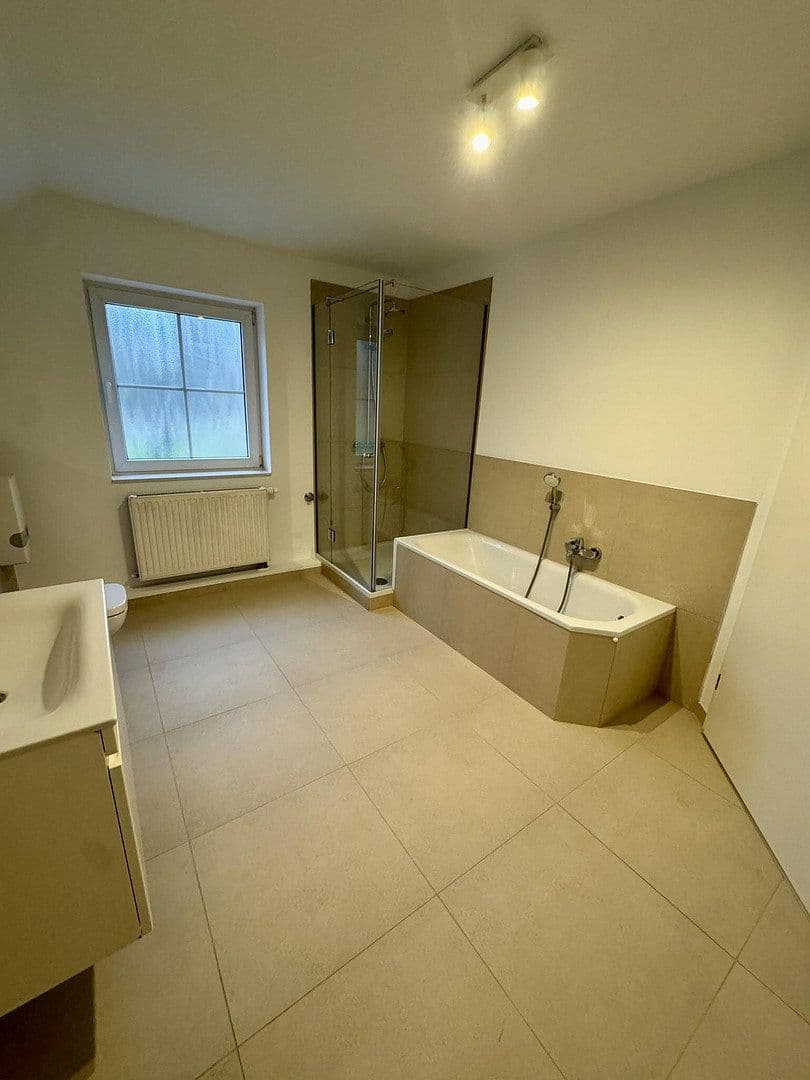 1 bedroom with open-plan kitchen flat to rent, 75 m², Weg nach den Hingbenden, Düsseldorf, North Rhine-Westphalia 1 bedroom with open-plan kitchen flat to rent, 75 m², Weg nach den Hingbenden, Düsseldorf, North Rhine-Westphalia