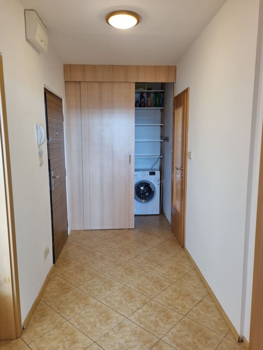 2 bedroom with open-plan kitchen flat for sale, 62 m², Papírníkova, Prague, Prague 2 bedroom with open-plan kitchen flat for sale, 62 m², Papírníkova, Prague, Prague