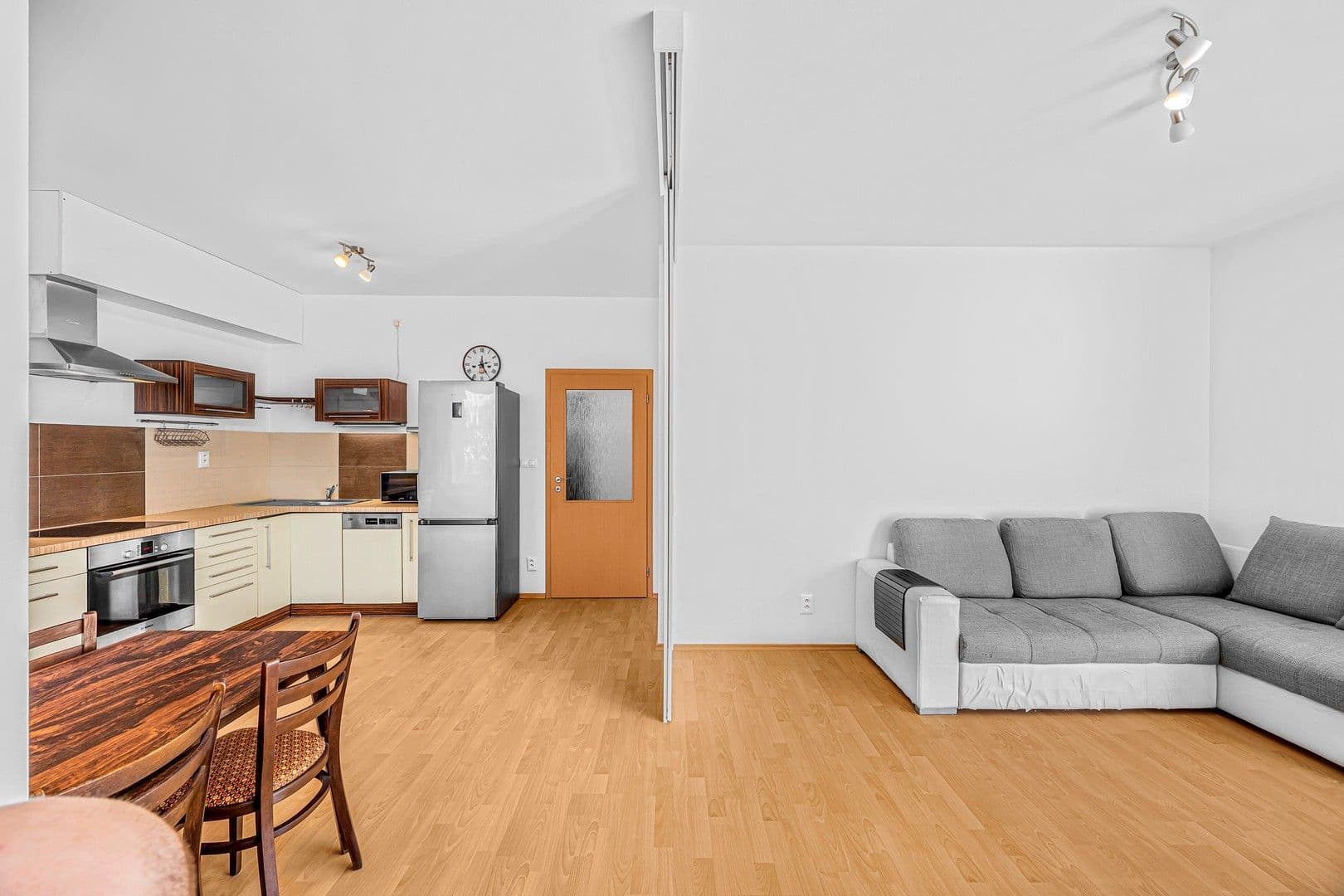 1 bedroom with open-plan kitchen flat to rent, 63 m², Wiesenthalova, Prague, Prague 1 bedroom with open-plan kitchen flat to rent, 63 m², Wiesenthalova, Prague, Prague
