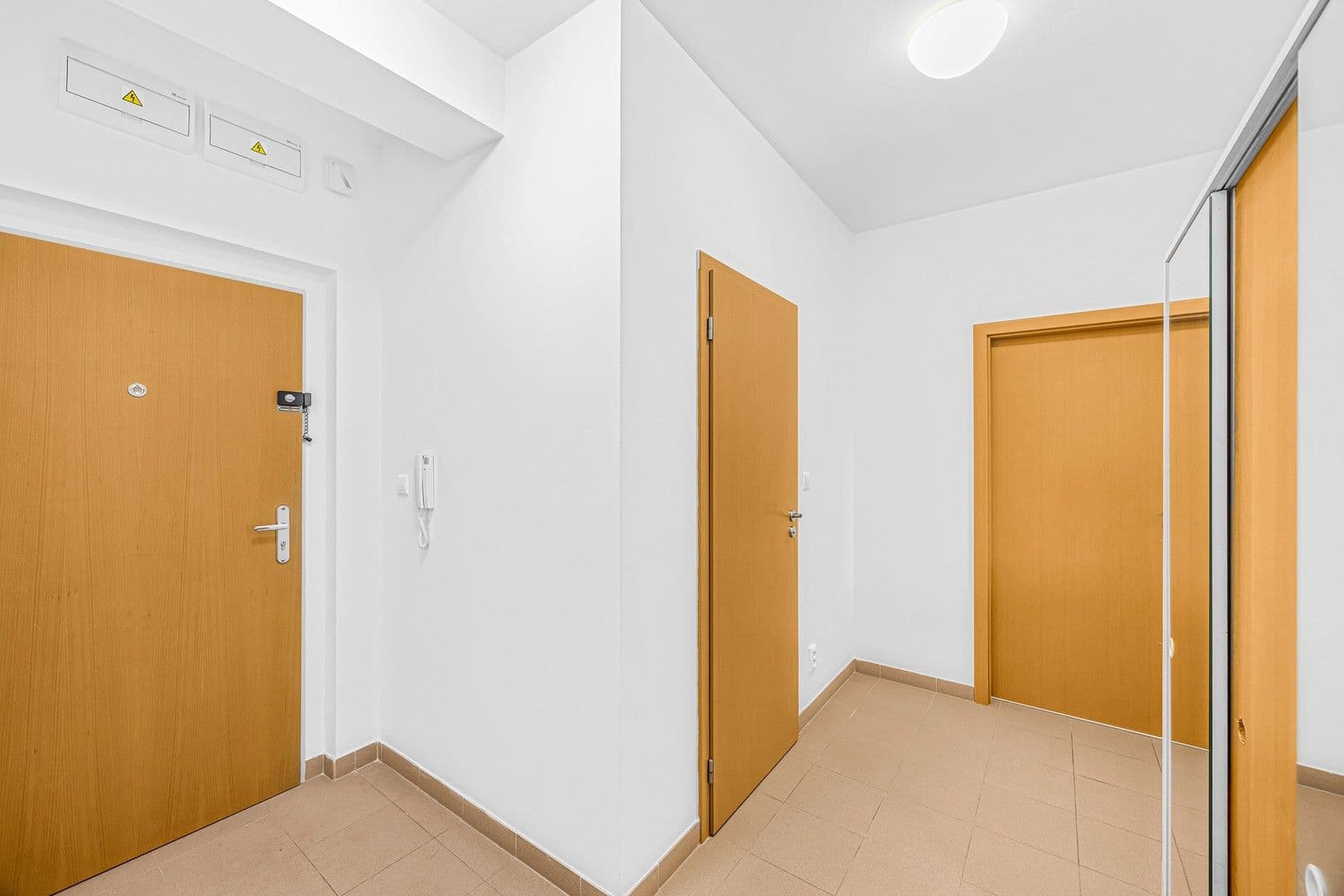1 bedroom with open-plan kitchen flat to rent, 63 m², Wiesenthalova, Prague, Prague 1 bedroom with open-plan kitchen flat to rent, 63 m², Wiesenthalova, Prague, Prague
