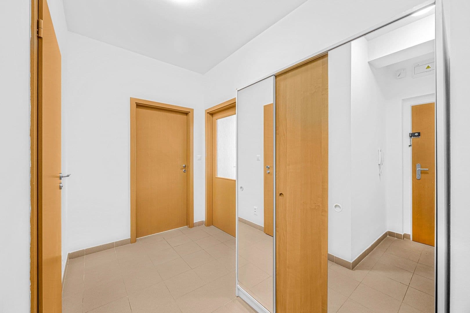 1 bedroom with open-plan kitchen flat to rent, 63 m², Wiesenthalova, Prague, Prague 1 bedroom with open-plan kitchen flat to rent, 63 m², Wiesenthalova, Prague, Prague