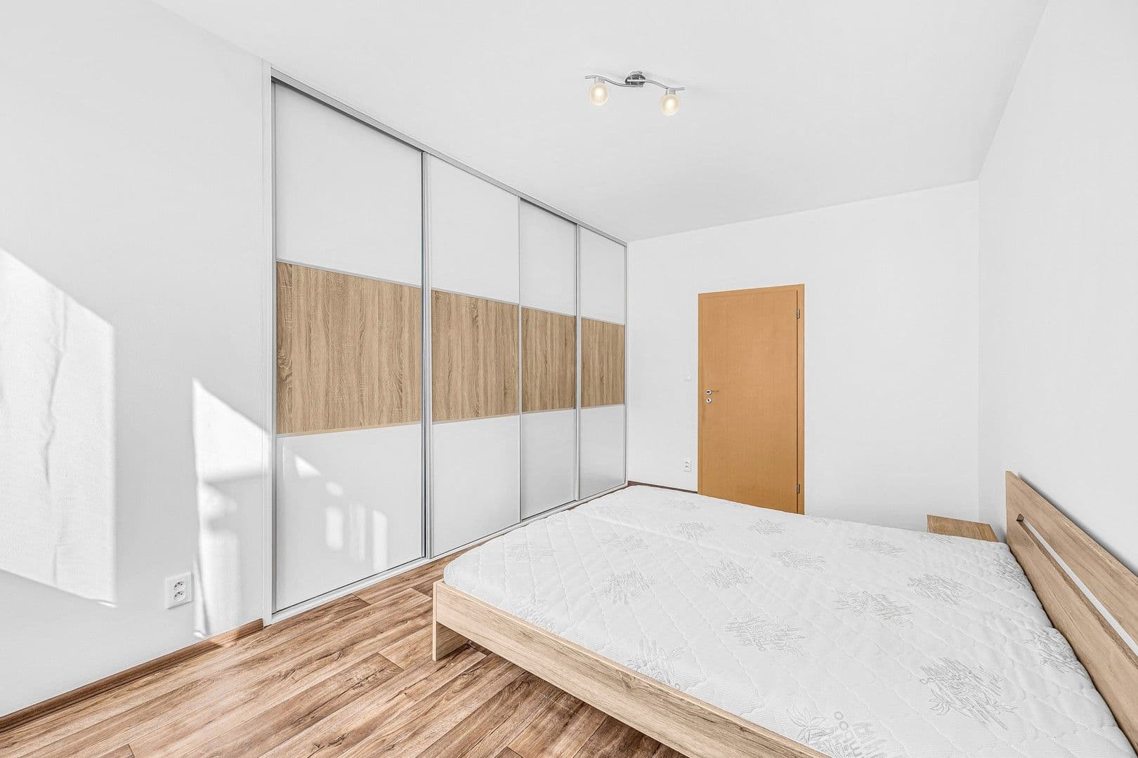 1 bedroom with open-plan kitchen flat to rent, 63 m², Wiesenthalova, Prague, Prague 1 bedroom with open-plan kitchen flat to rent, 63 m², Wiesenthalova, Prague, Prague