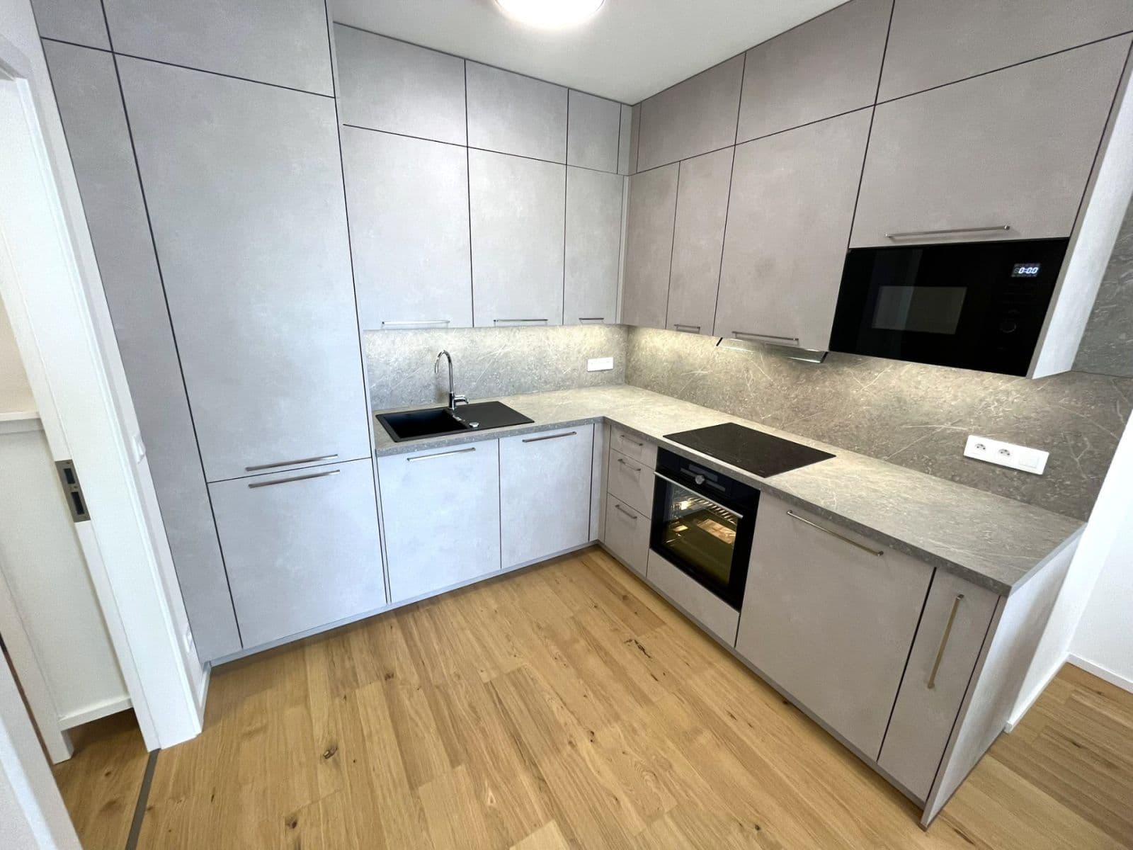 1 bedroom with open-plan kitchen flat to rent, 48 m², Bratislavská, Brno, Jihomoravský Region 1 bedroom with open-plan kitchen flat to rent, 48 m², Bratislavská, Brno, Jihomoravský Region