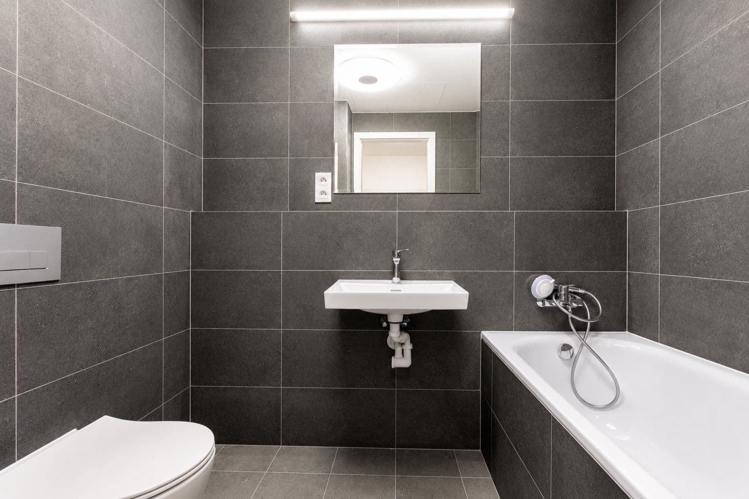 1 bedroom with open-plan kitchen flat to rent, 56 m², U plynárny, Prague, Prague 1 bedroom with open-plan kitchen flat to rent, 56 m², U plynárny, Prague, Prague