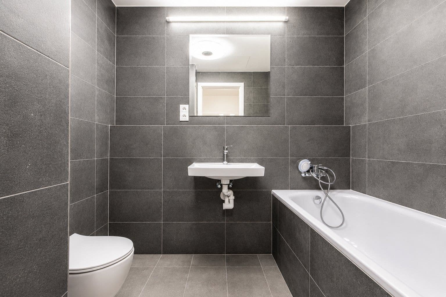 1 bedroom with open-plan kitchen flat to rent, 56 m², U plynárny, Prague, Prague 1 bedroom with open-plan kitchen flat to rent, 56 m², U plynárny, Prague, Prague