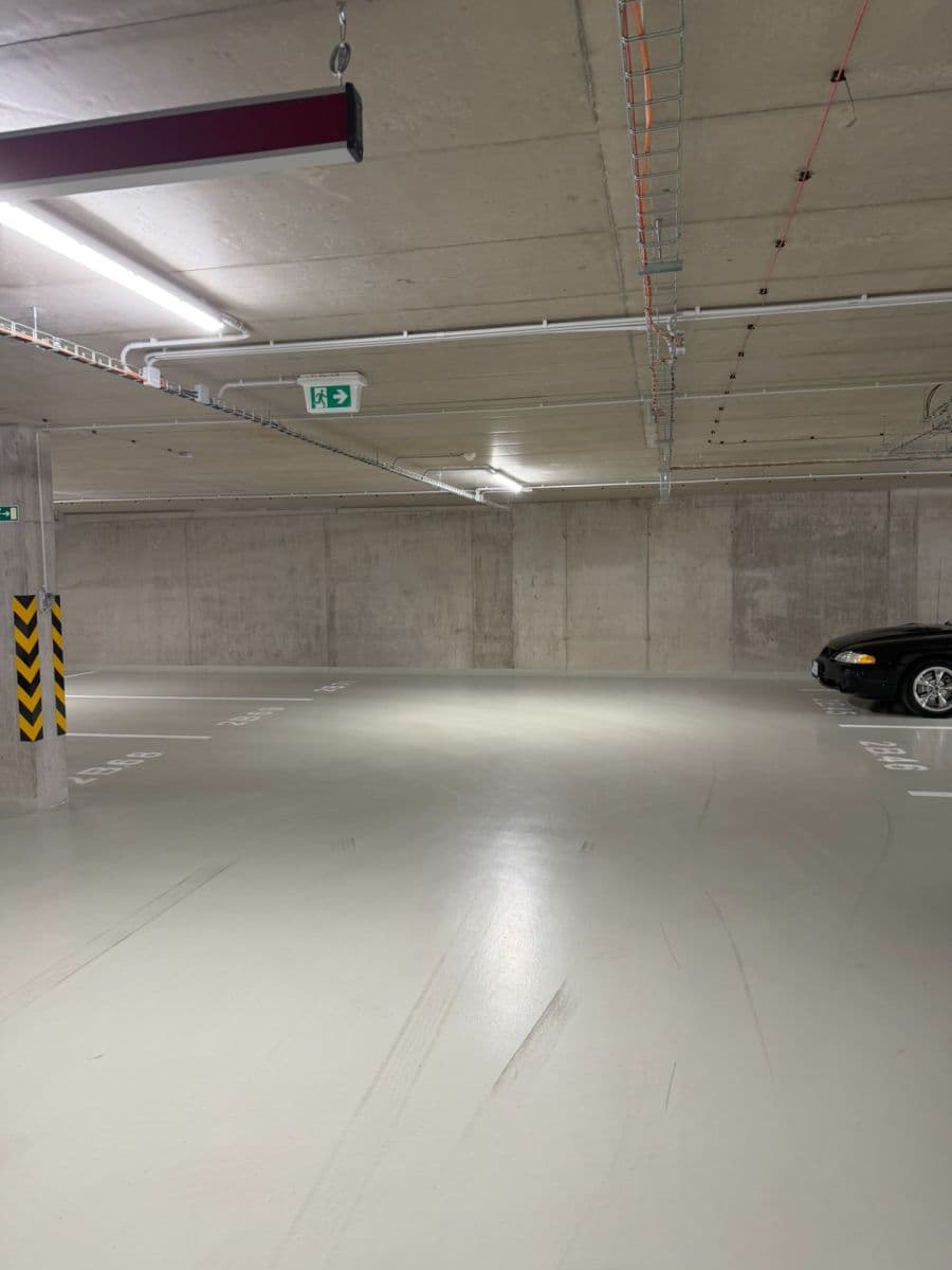 garage to rent, 14 m², třída Generála Píky, Brno, Jihomoravský Region garage to rent, 14 m², třída Generála Píky, Brno, Jihomoravský Region