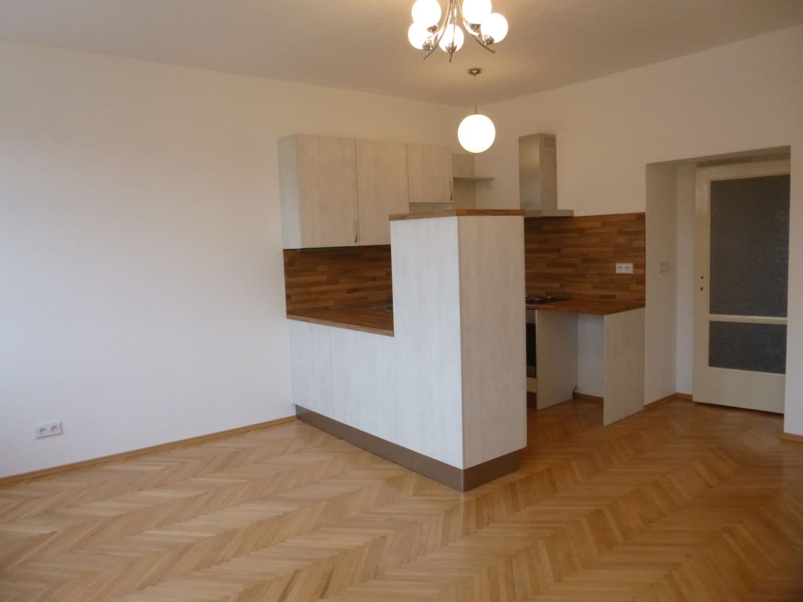 1 bedroom with open-plan kitchen flat to rent, 60 m², Bělohorská, Prague, Prague 1 bedroom with open-plan kitchen flat to rent, 60 m², Bělohorská, Prague, Prague